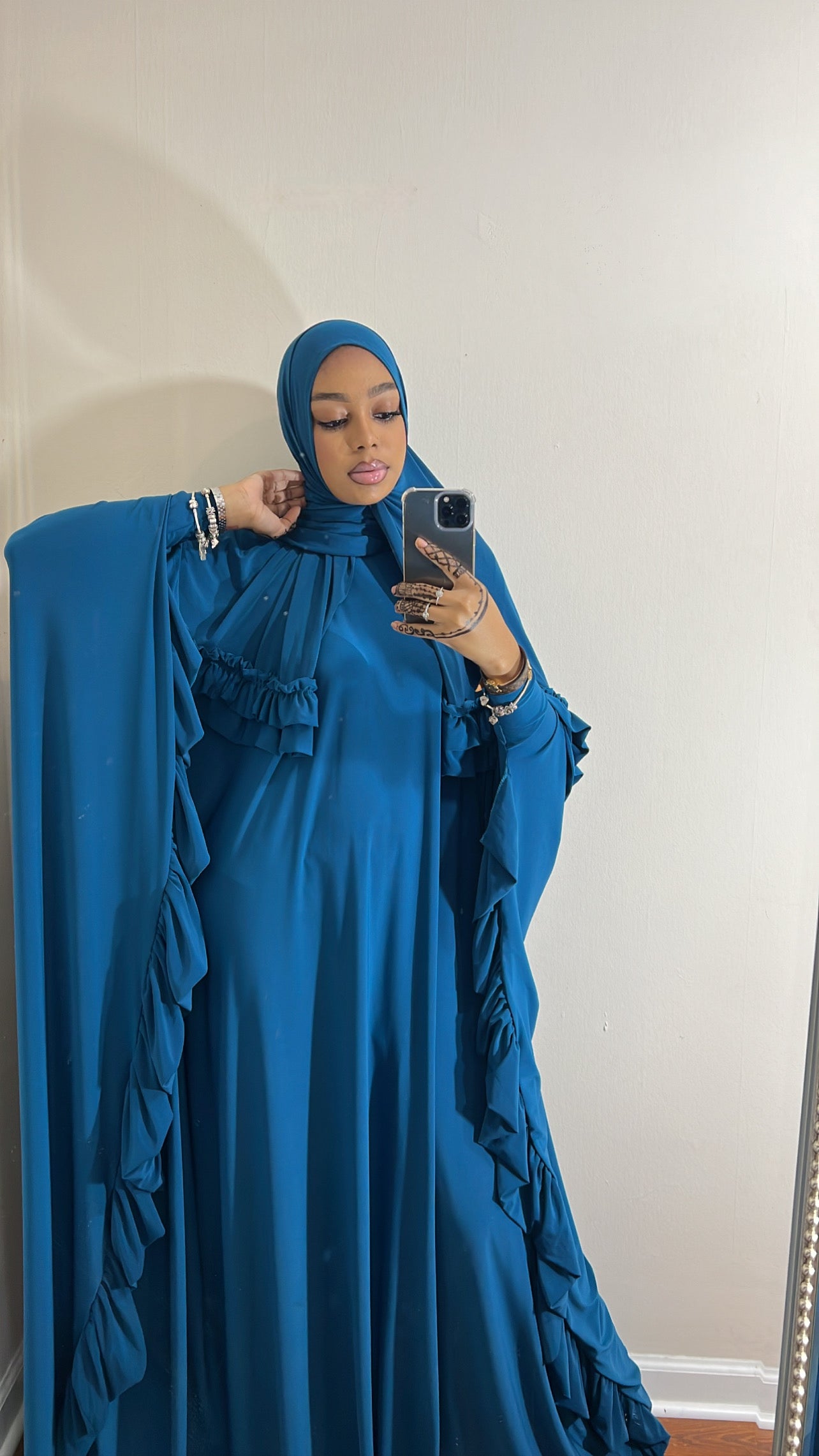 Yasmine abaya